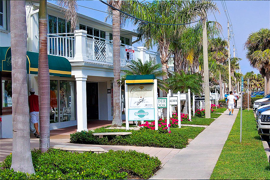 Ocean Drive shops and restaurants Vero Beach